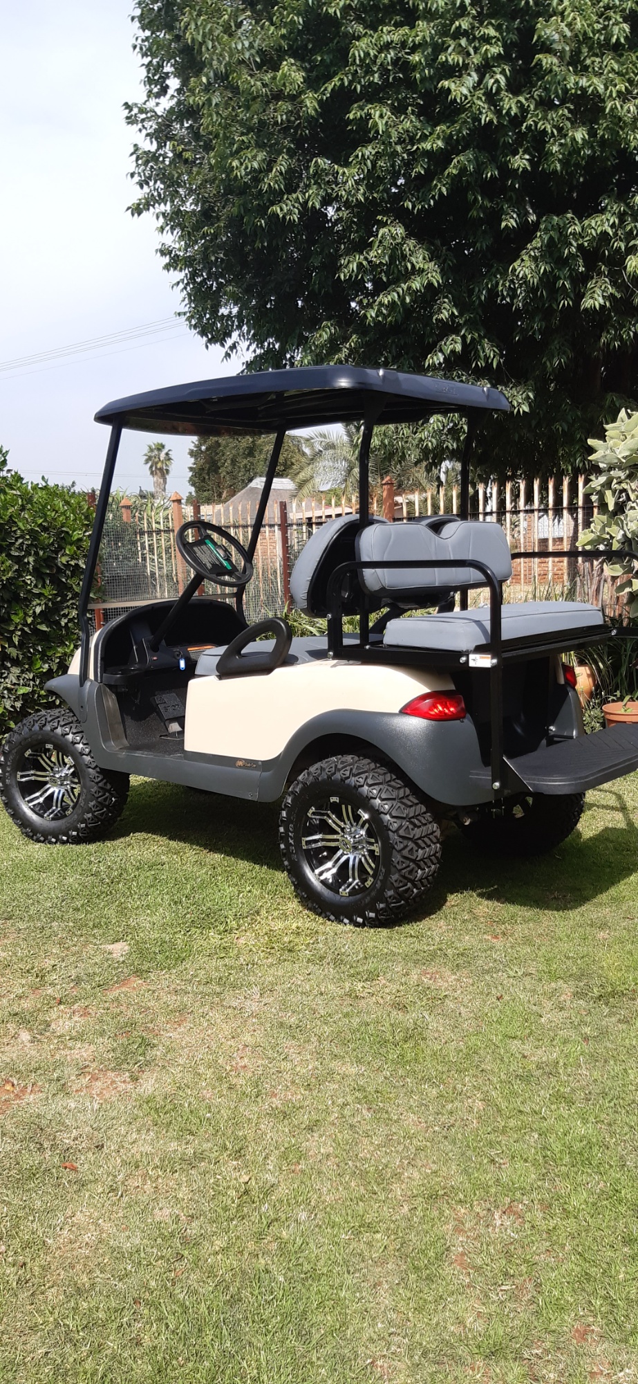 Club Car after 5 Club Car after 5